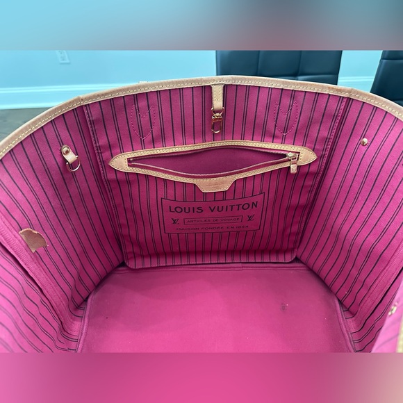 Louis Vuitton Neverfull GM Tote - Picture 9 of 11